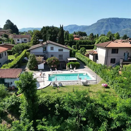 Mansarda Di Lusso In Riccardo 別荘 バルガ